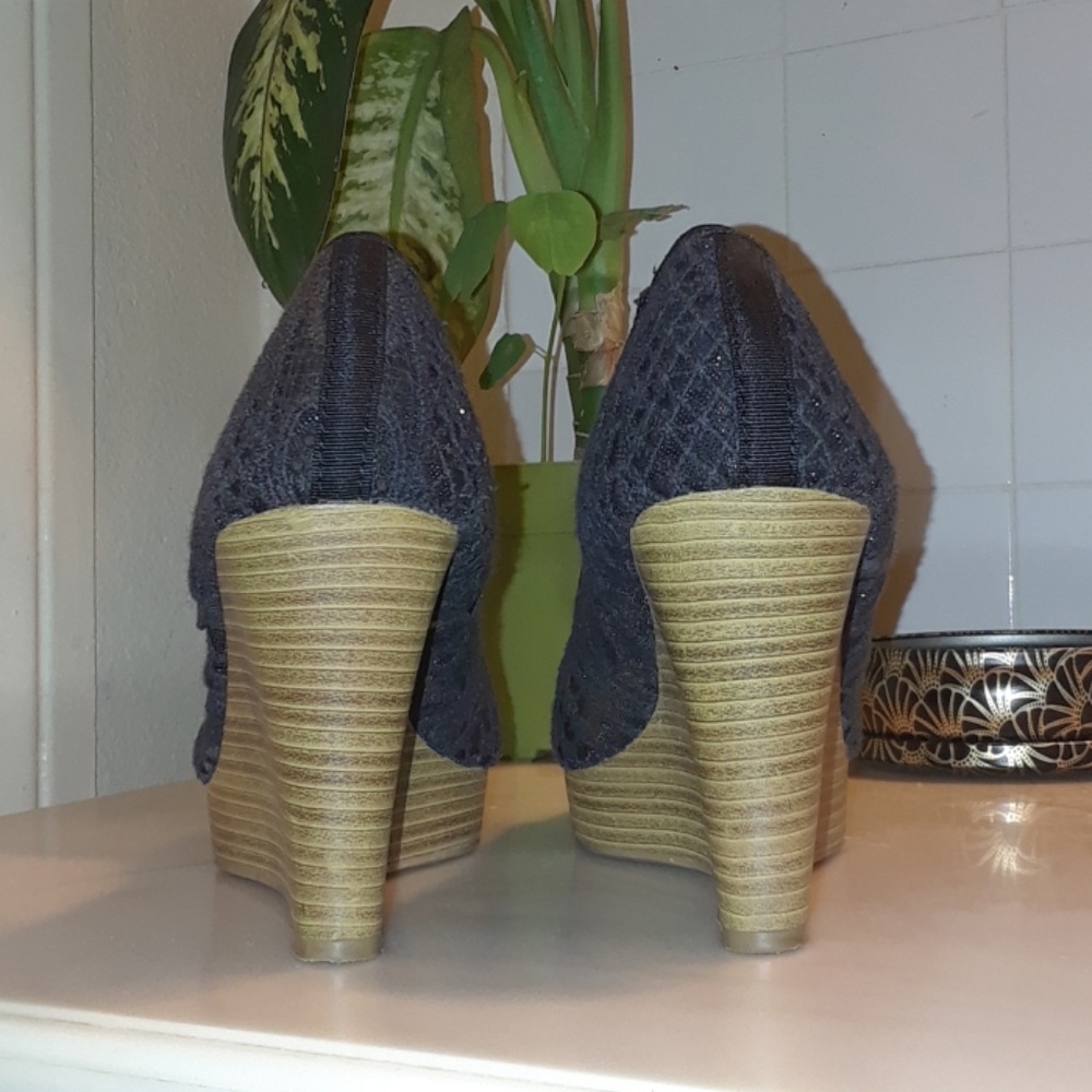 Shoes - Picture 3 of 5